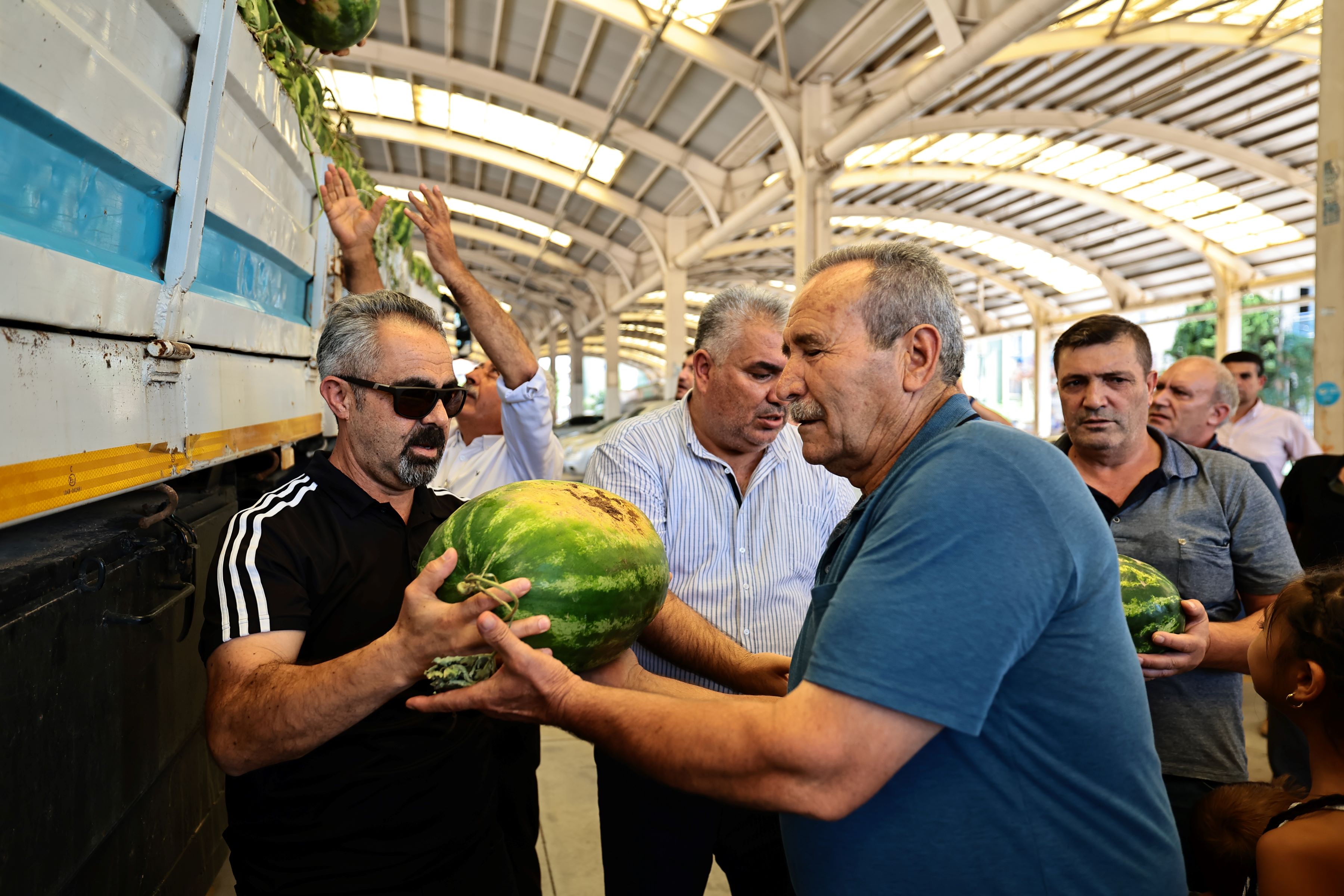 Karpuzlar Halka Dağıtıldı (2)