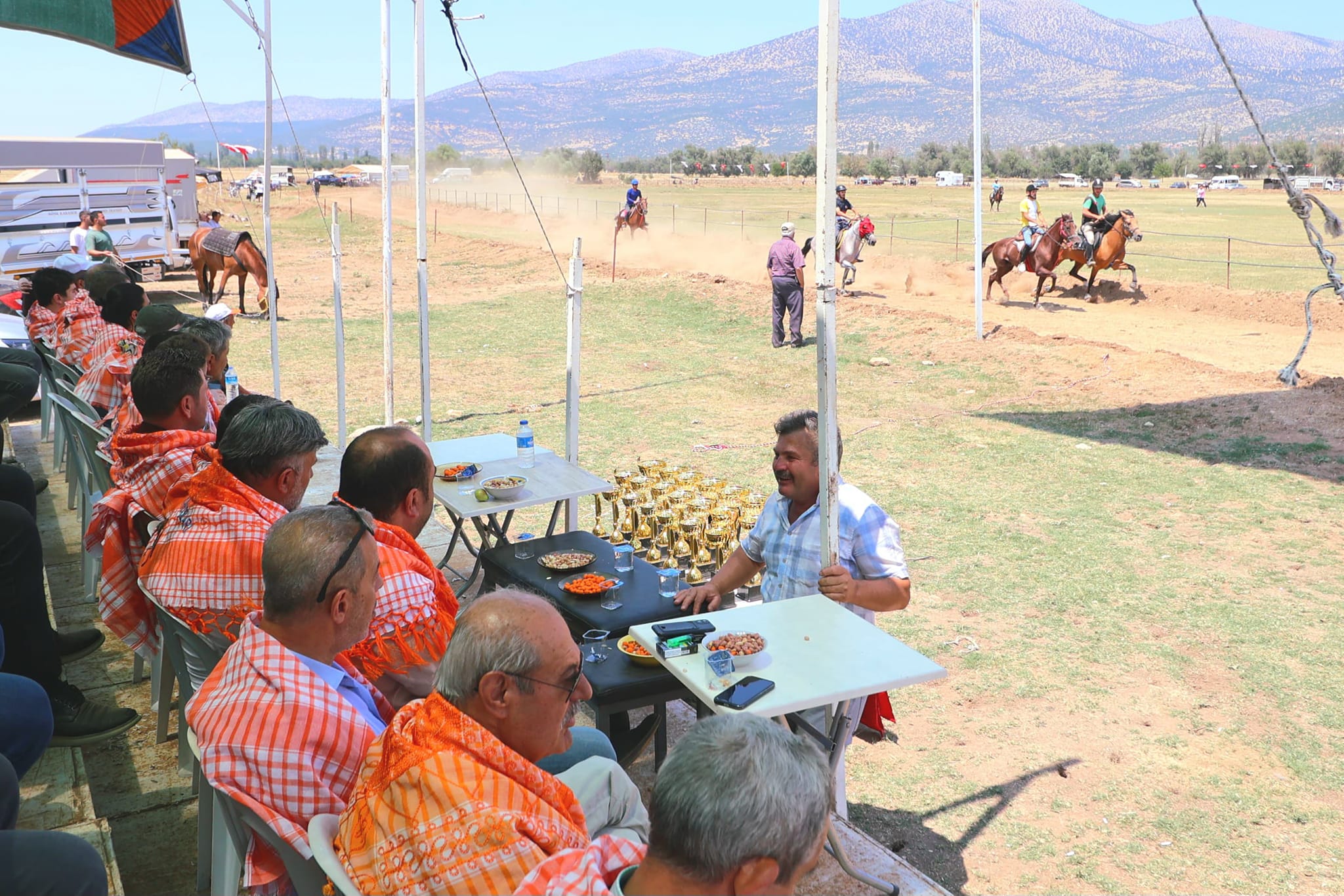 Tavas’ta Rahvan Atlar Yarıştı (2)