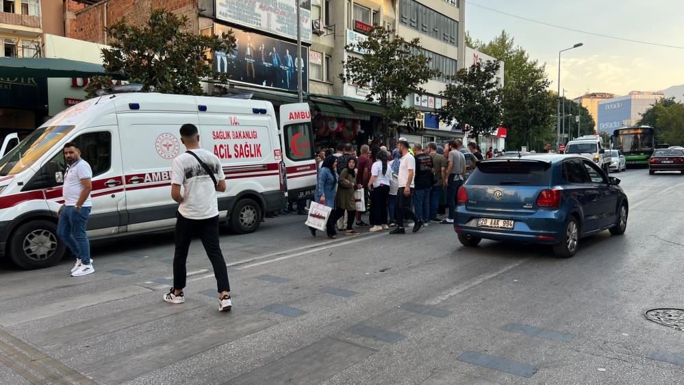 Yaya Geçidini Kullanan Kadına Otomobil Çaptı (2)