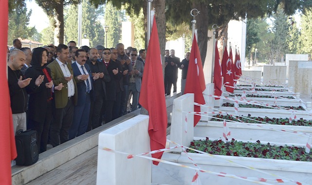 Anahtar Parti Denizli Sehitlik Ziyaret5