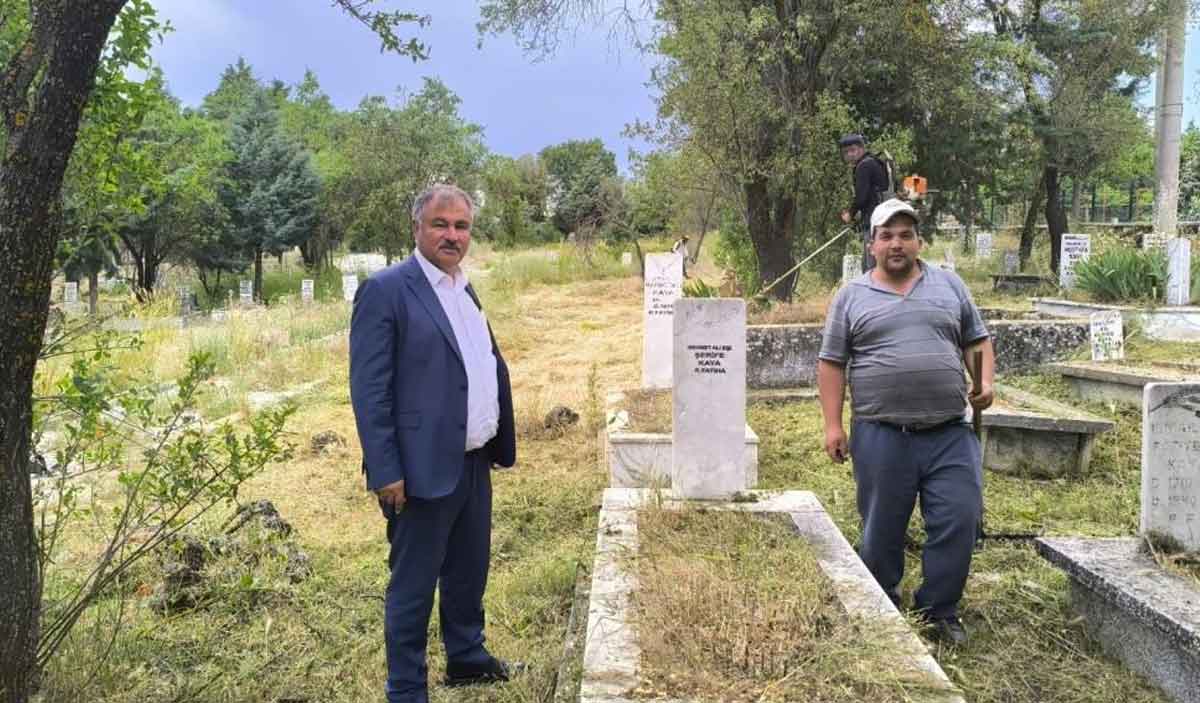 Beyagac Belediyesi Mezarliklari Bayrama Hazirliyor 1