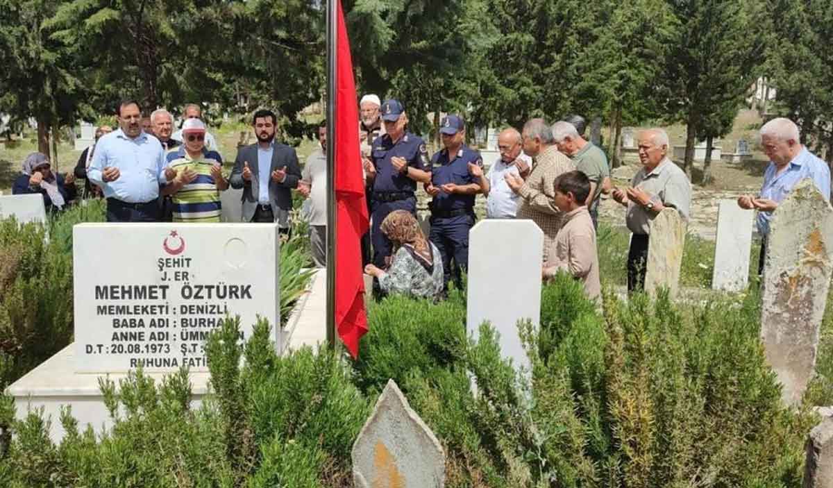 Bingolde Sehit Edilen Denizlili Mehmet Ozturk Mezari Basinda Anildi 1