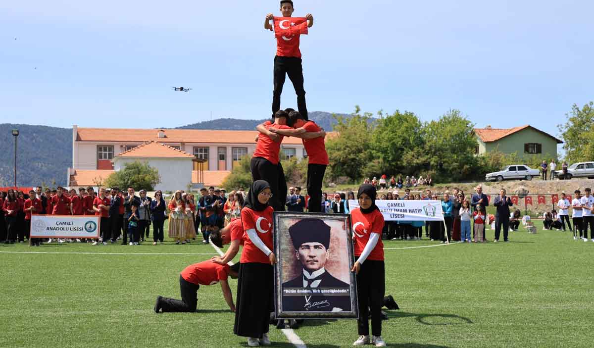 Camelide 19 Mayis Ataturku Anma Genclik Ve Spor Bayrami Coskulu Torenlerle Kutlandi