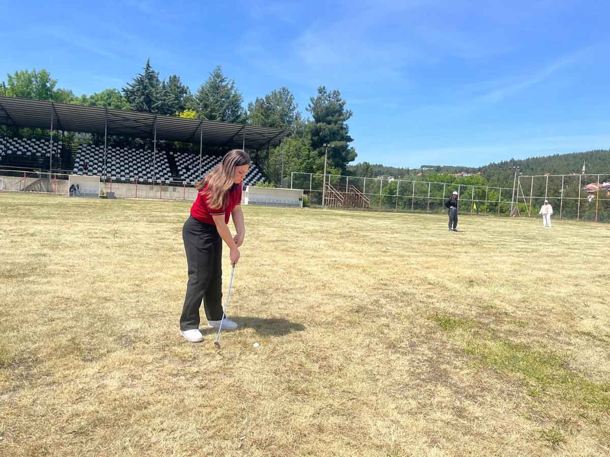 Denizli Cal Huzurevi Golf Oynadi2