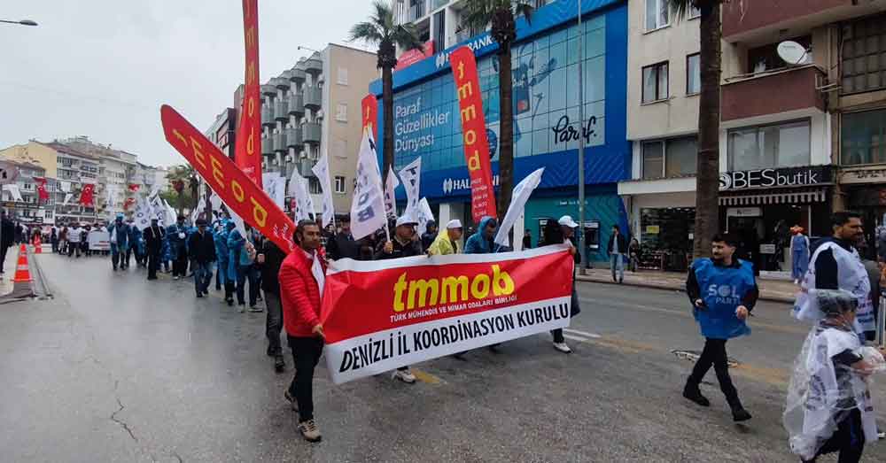 Denizlide 1 Mayis Isci Bayrami Yagis Altinda Kutlandi 3