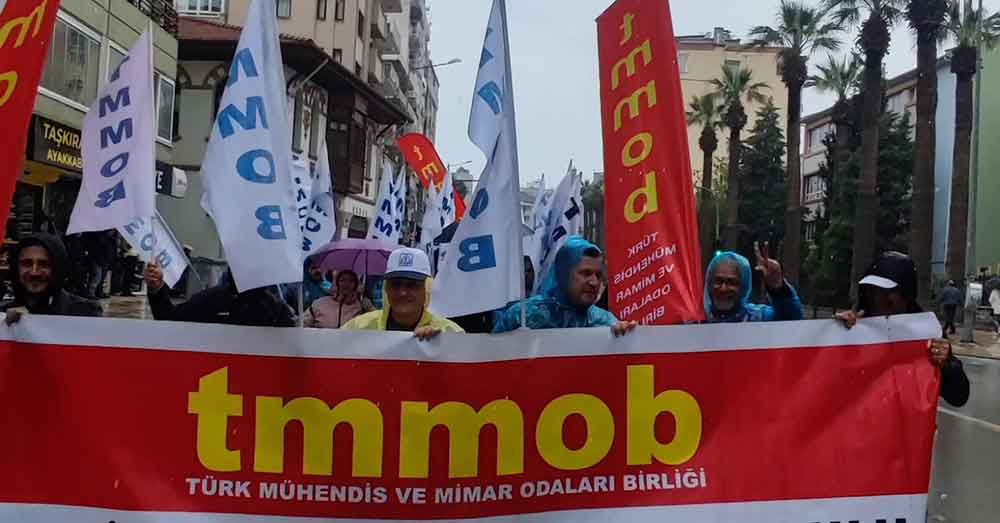 Denizlide 1 Mayis Isci Bayrami Yagis Altinda Kutlandi 4