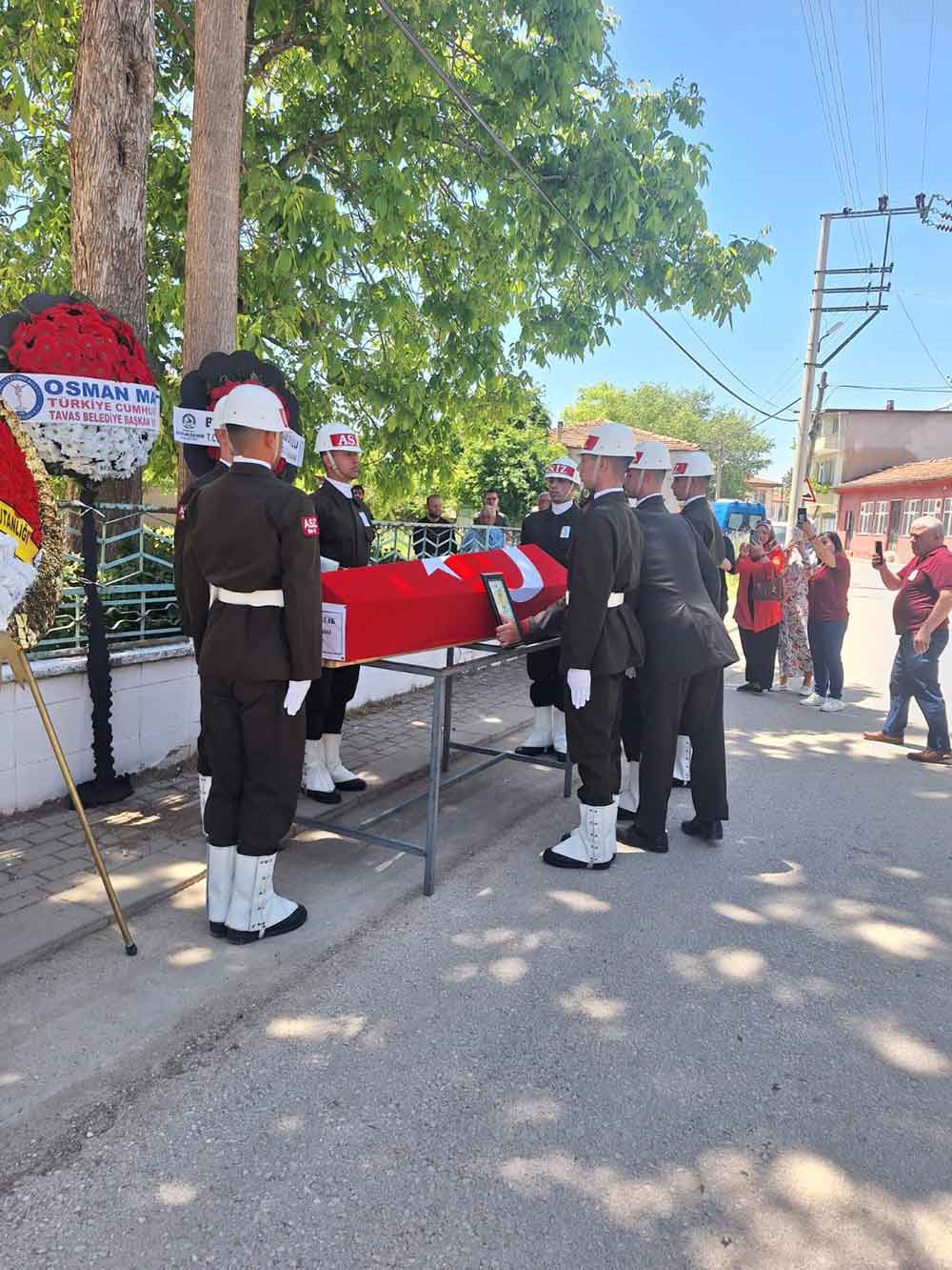 Kibris Gazisi Osman Senlik Son Yolculuguna Ugurlandi 4