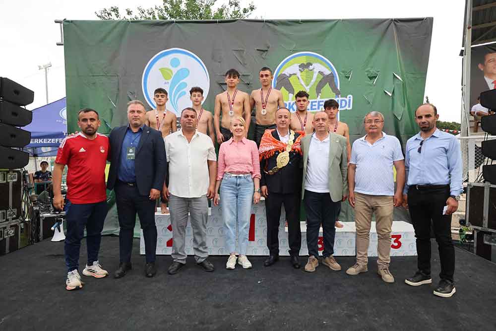 Merkezefendide Baspehlivan Mustafa Tas Oldu 1