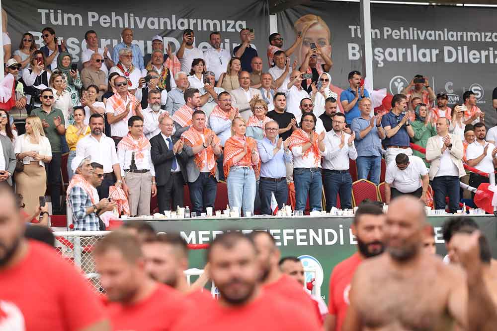 Merkezefendide Baspehlivan Mustafa Tas Oldu 4