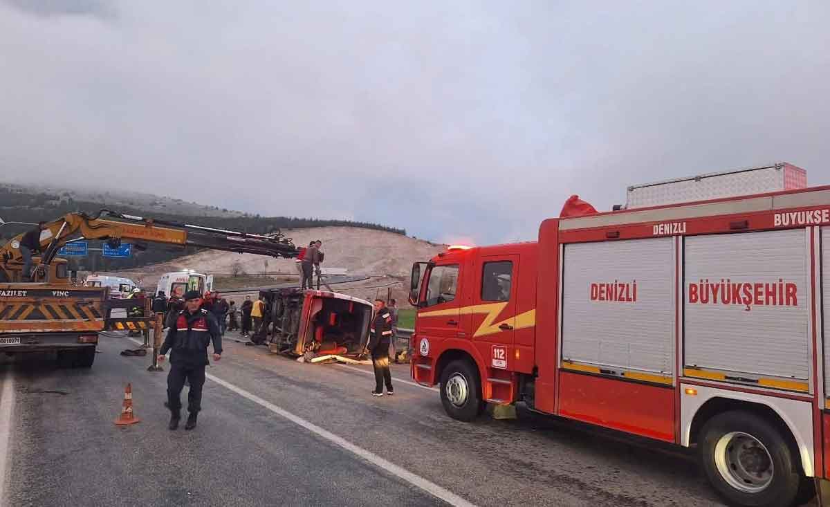 Tekstil Iscilerini Tasiyan Minibus Karsi Seride Gecerek Otomobille Carpisti 1I Agir 13