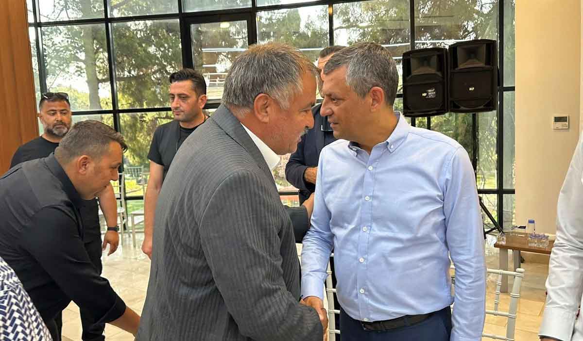 Baskan Putunden Chp Lideri Ozel Ve Zeyrek Ailesine Taziye Ziyareti