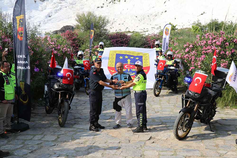 Denizlide Jandarma Teskilatinin 186 Yilina Ozel Kentte Konvoy Turu 3