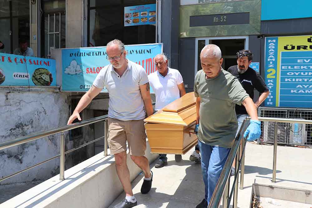 Haber Alinamayan Doktor Evinde Olu Bulundu 1