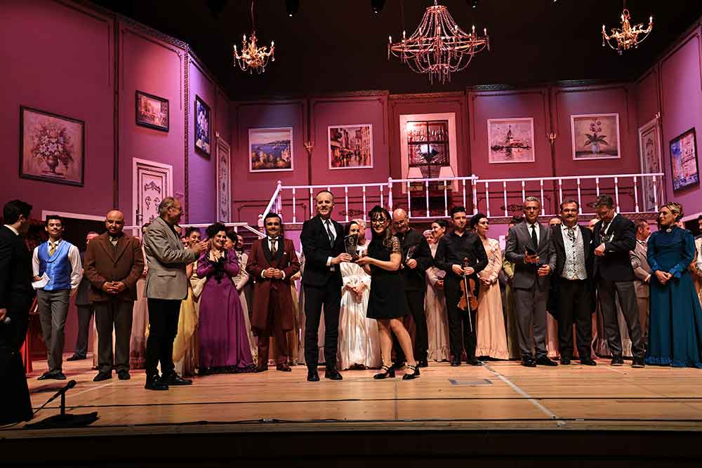 Sanatin Kalbi Opera Ve Bale Ile Denizlide Atti