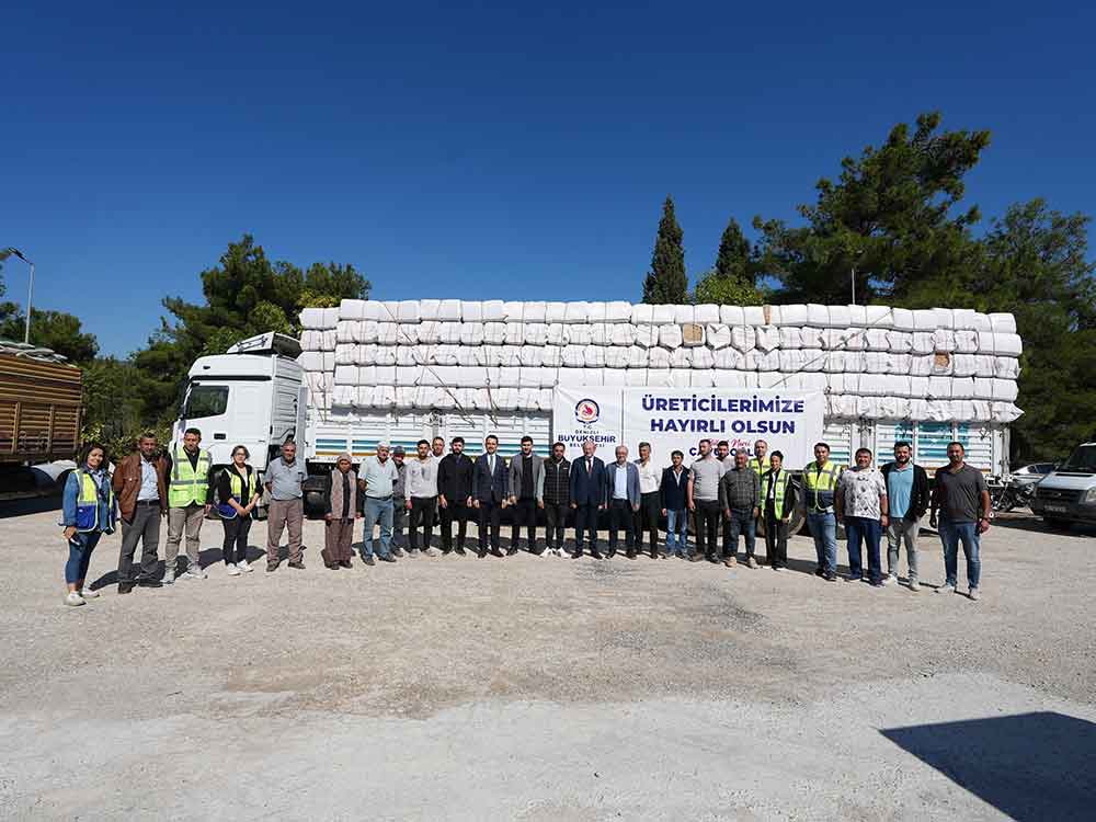 Denizli Buyuksehirden Yanginzedelere Yem Ve Saman Destegi 3