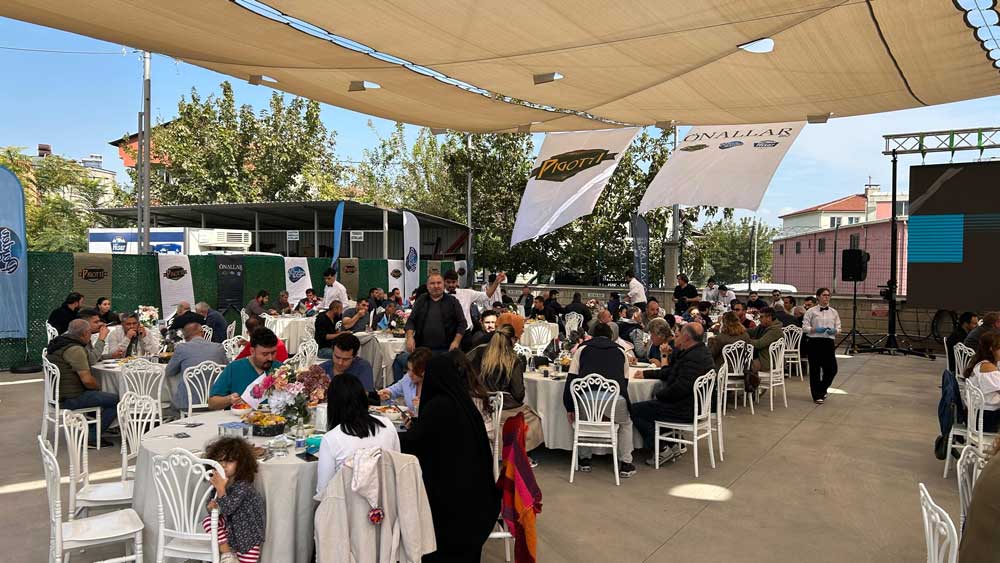 Denizlide Onallar 6 Geleneksel Orkinos Ikrami Ile 800 Kiloluk Iyilik Sofrasi Kuruldu4
