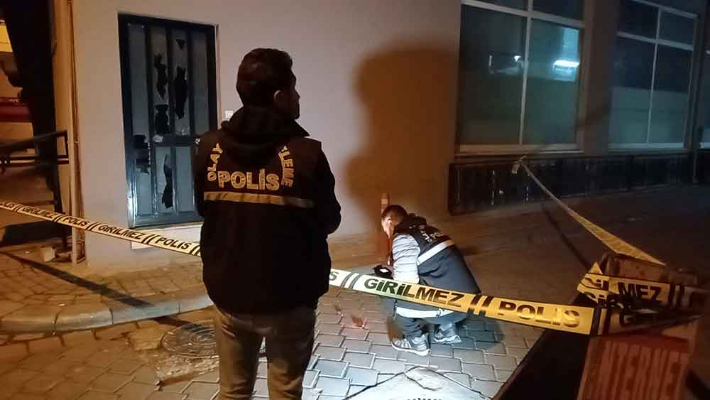 Denizlide Spor Salonuna Silahli Saldiri 3