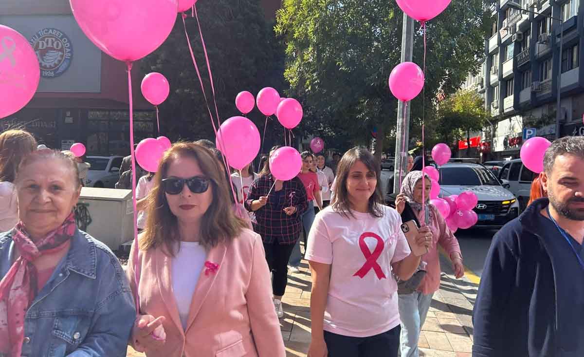 Egekent Hastanesinden Pembe Kurdeleli Farkindalik Yuruyusu