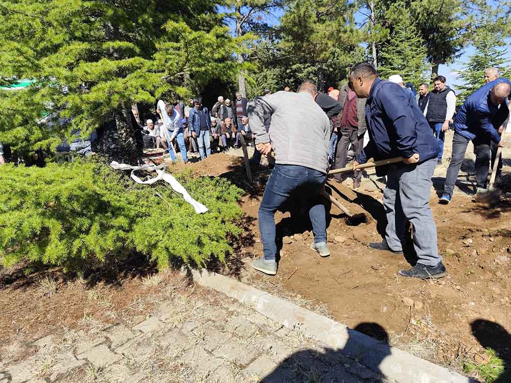 Sobadan Zehirlenen Anne Ve Kizi Son Yolculuklarina Ugurlandi 3