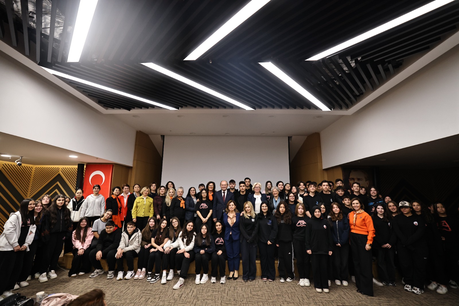 25 Kasım’da Şiddetsiz Bir Denizli Için ‘Mutlu İnsanlar Şehri’ Mesajı (2)