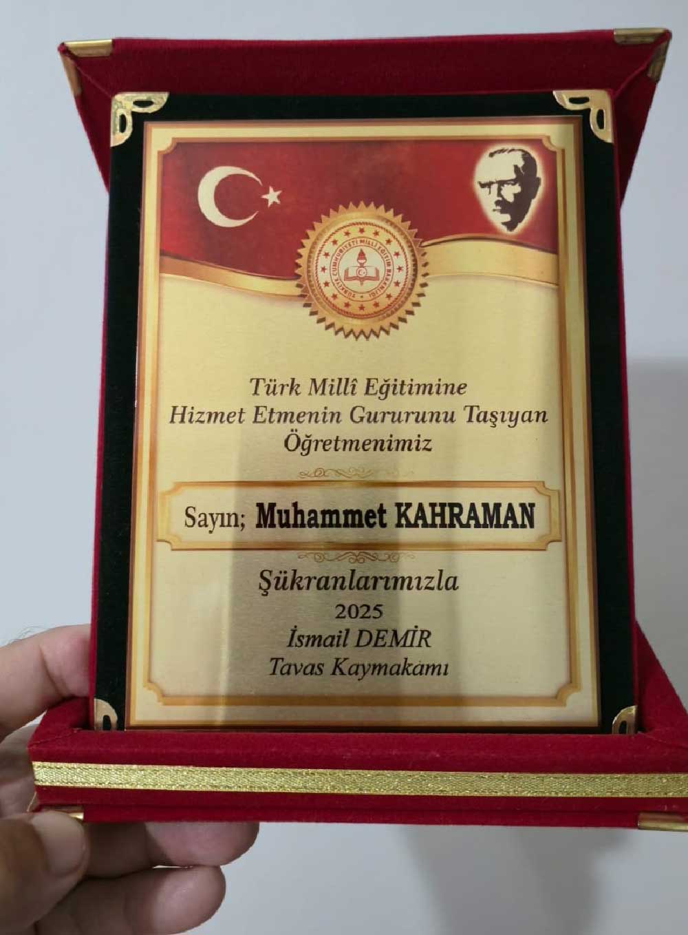 Kultur Asigi Ogretmen Ustun Seref Belgesiyle Onurlandirildi 1