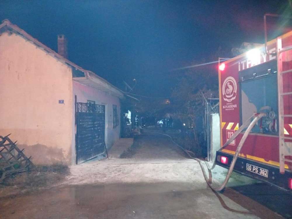 Tek Katli Evdeki Yangin Korkuttu 4