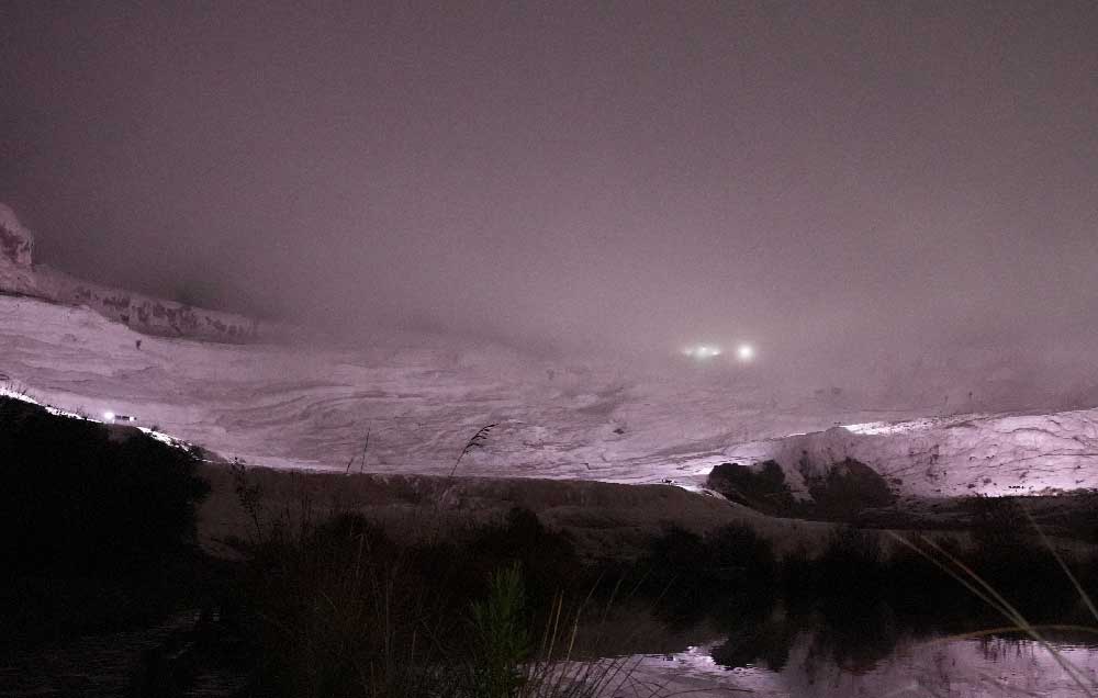 Beyaz Cennette Yagmur Sonrasi Olusan Sis Kartpostallik Goruntuler Olusturdu 3