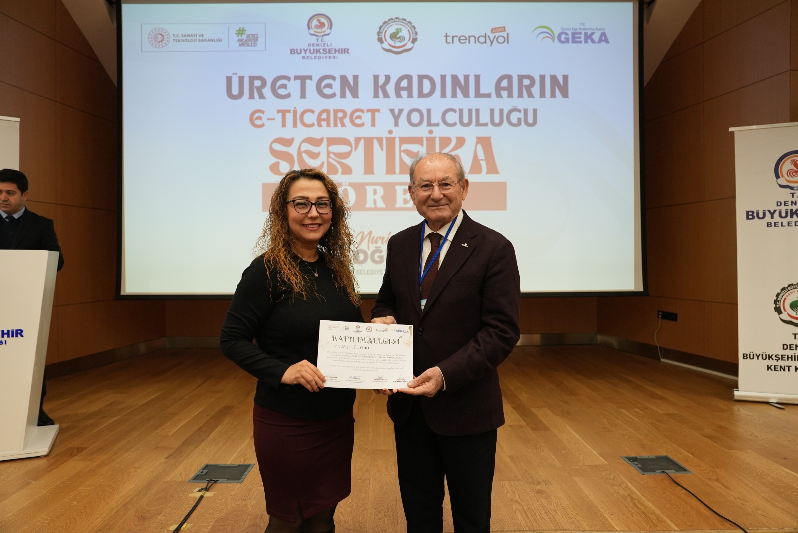 Denizli Büyükşehir Girişimci Kadınların Yanında (8)