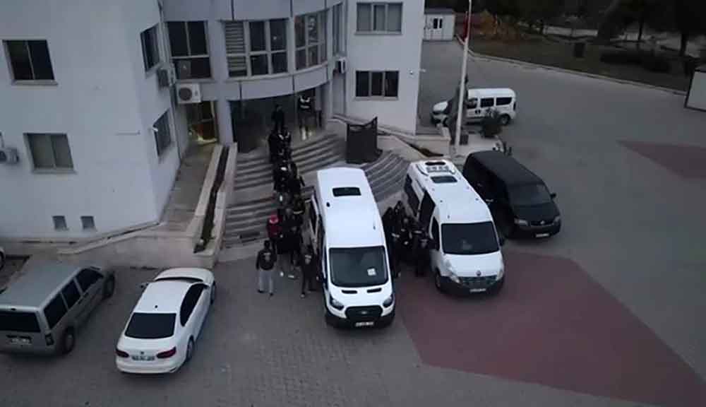 Denizli Merkezli 6 Ilde Duzenlenen Dolandiricilik Operasyonunda 16 Zanli Tutuklandi 2