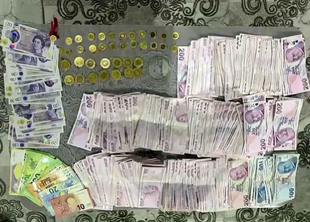 Denizli Merkezli 6 Ilde Duzenlenen Dolandiricilik Operasyonunda 16 Zanli Tutuklandi 3