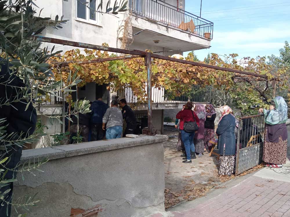 Engelli Erkan Mentes Evinde Bogazi Kesilmis Halde Olu Bulundu 3