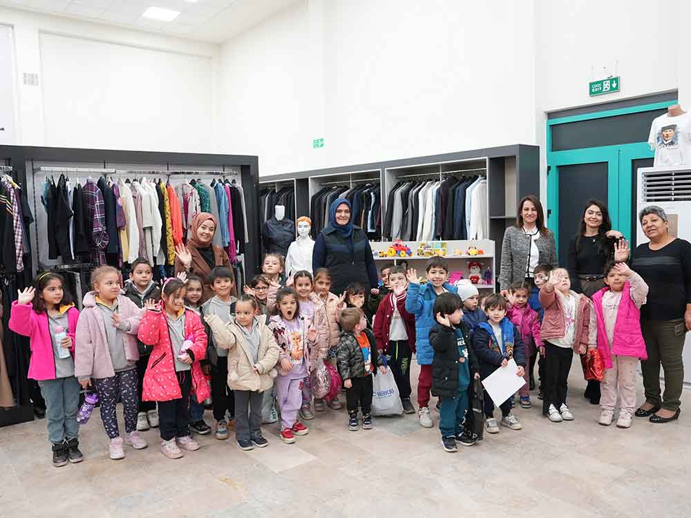 Kucuk Yureklerden Sevgi Eline Anlamli Destek 2