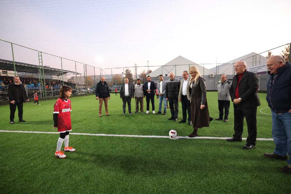 Merkezefendide Erol Canturk U 9 Futbol Senlik Ligi Basladi 3