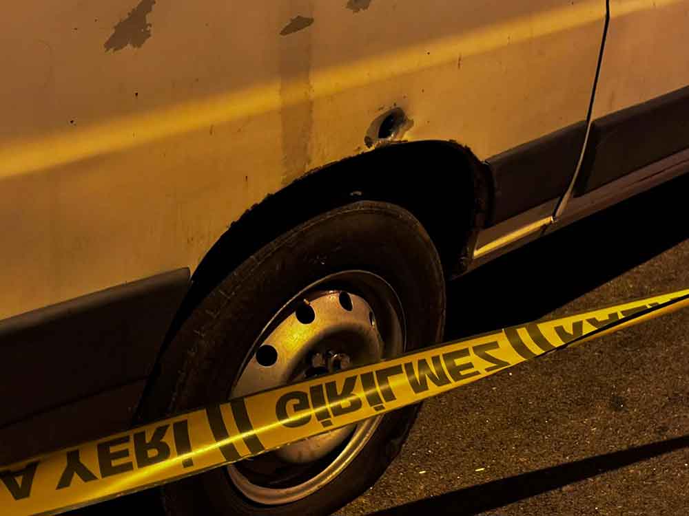 Pamukkalede Park Halindeki Minibusu Kursunlayip Kactilar 1