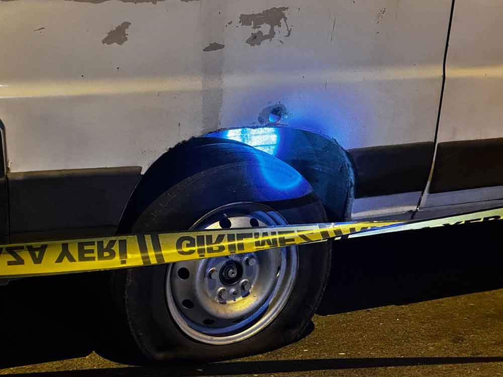 Pamukkalede Park Halindeki Minibusu Kursunlayip Kactilar 5