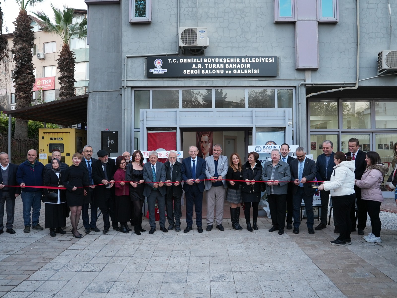 “Yitenlerin Öyküsü” Fotoğraf Sergisi Açıldı (1)