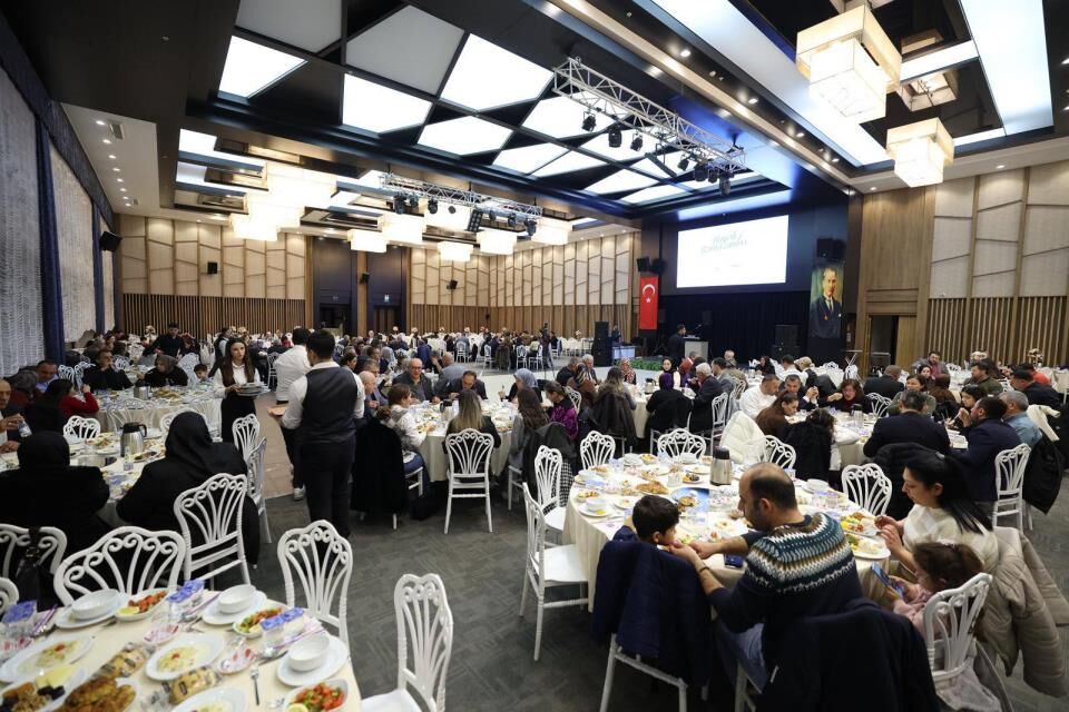 48 R H E26 2 2026 B A Ş K A N D O Ğ A N M U H T A R L A R L A İ F T A R D A B İ R A R A Y A G E L D İ(1)