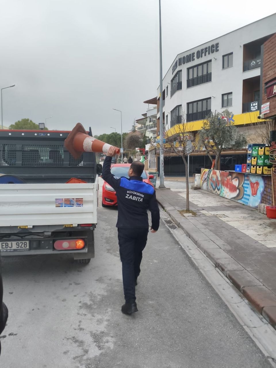 Zabıta Ekiplerinden Kaldırım Işgallerine Sıkı Takip (3)