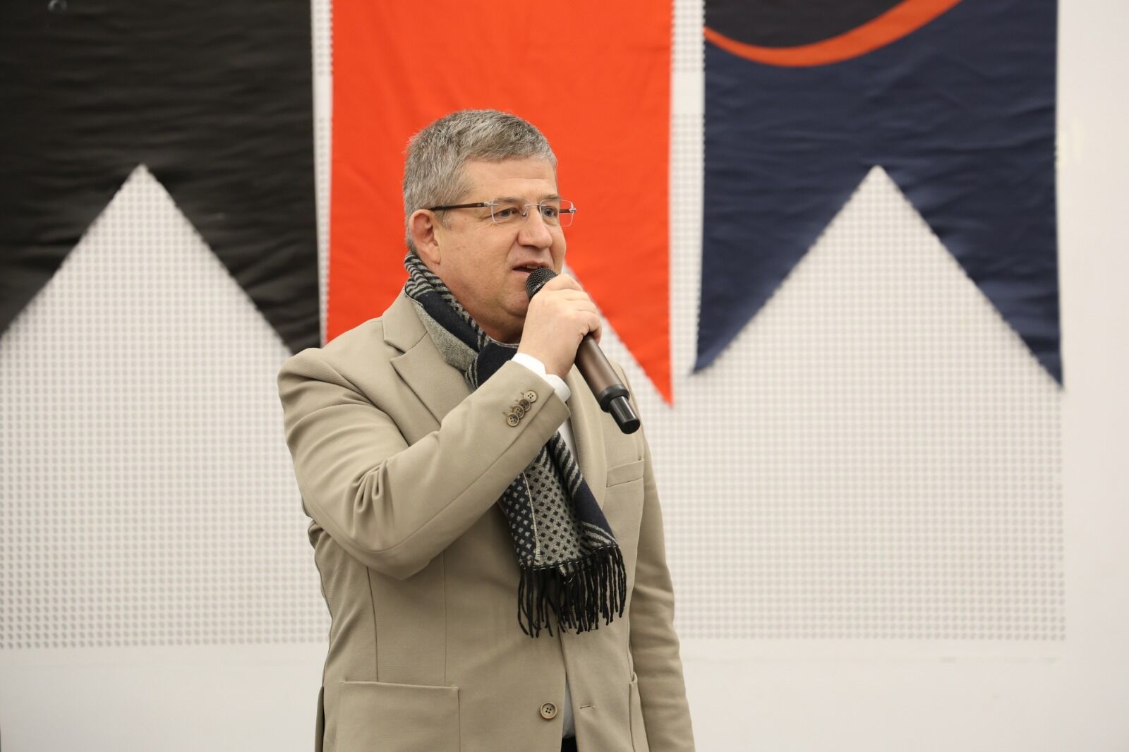 Ec4Cf7B5 0E42 4916 928B 3429Ceff2A70