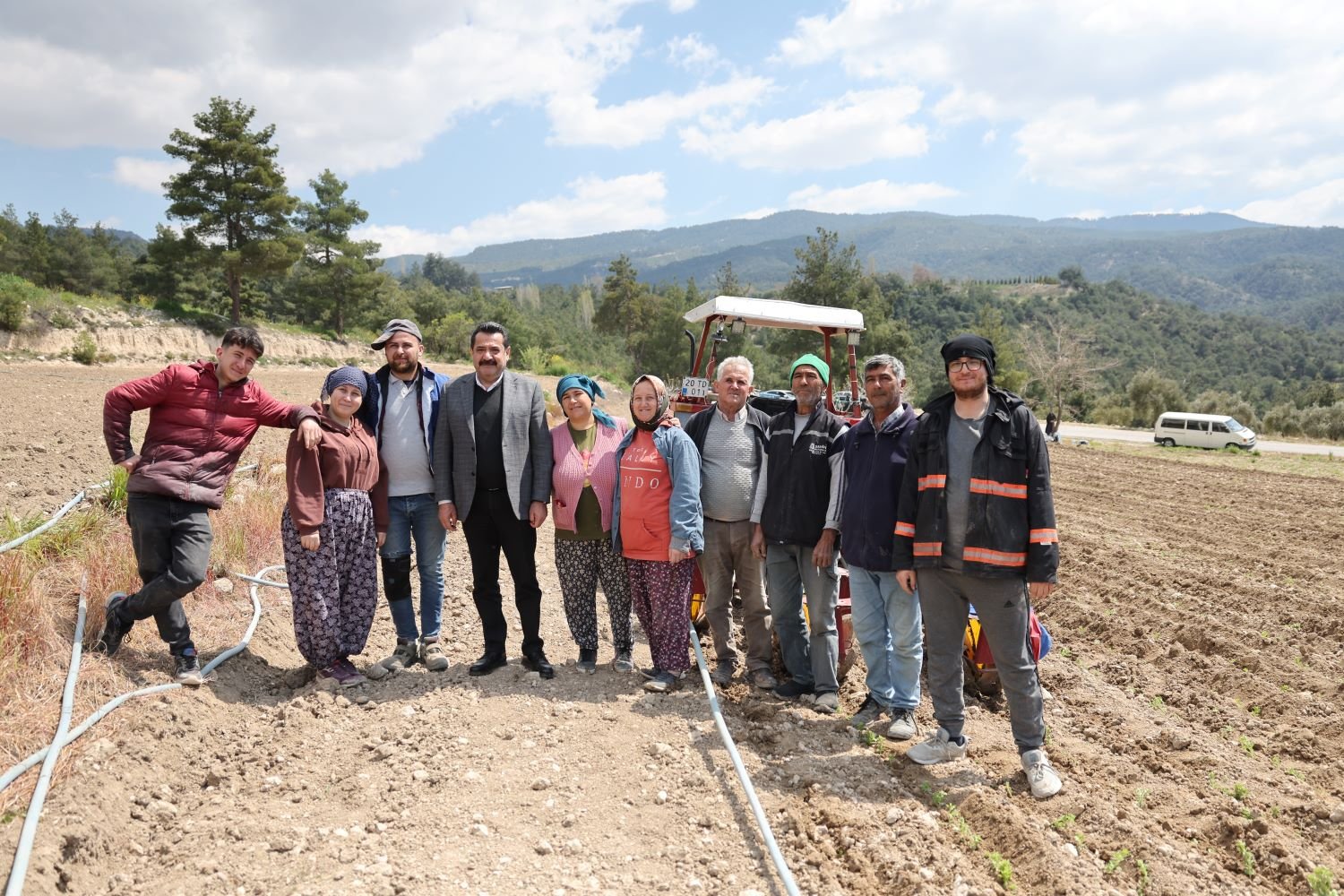 13042026015625Kekik.tarlasi...6.