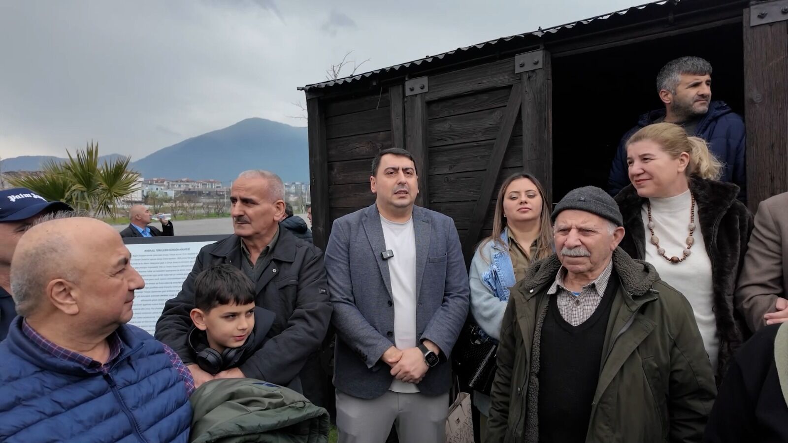 38F33D8B A184 4592 8296 B2Eaeaa479E4