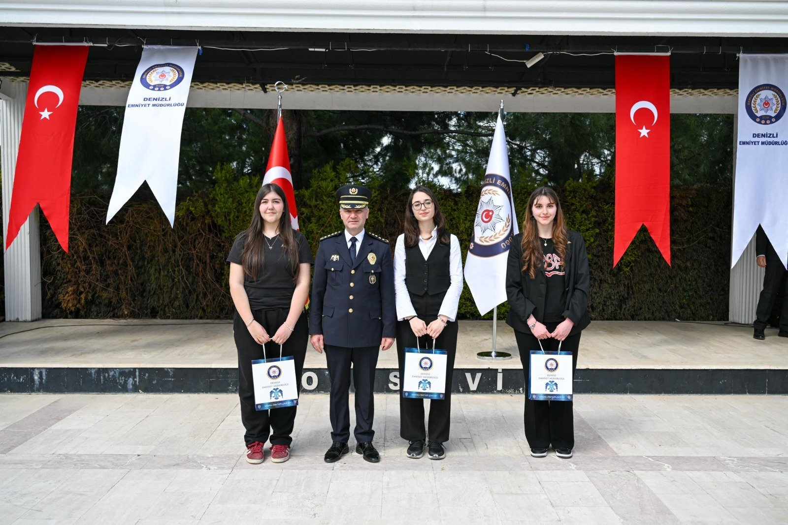 467E4Ffc 462C 4358 9880 D21Ca5E3F093