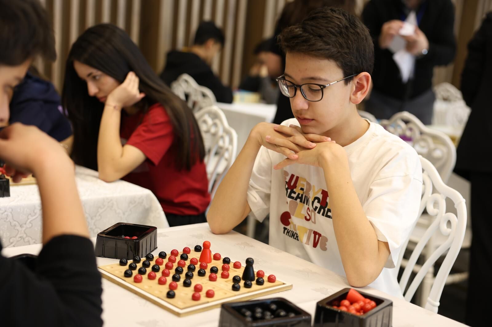 60528C35 9280 4Ba7 8D35 569562158A4C