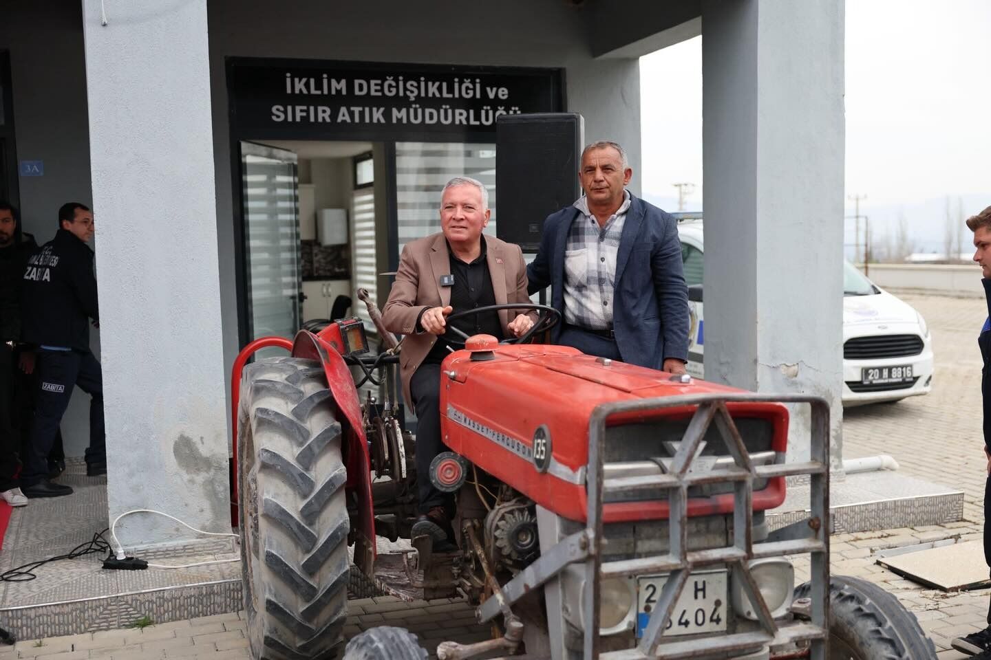 97C9D253 0C2F 47C8 908E 95Aad915907A