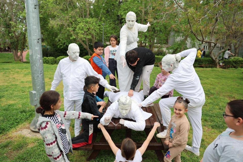 A6 G6 J25 4 2026 2. U L U S L A R A R A S I Ç O C U K V E G E N Ç L İ K T İ Y A T R O L A R I F E S T İ V A L İ B A Ş L A D I(15)