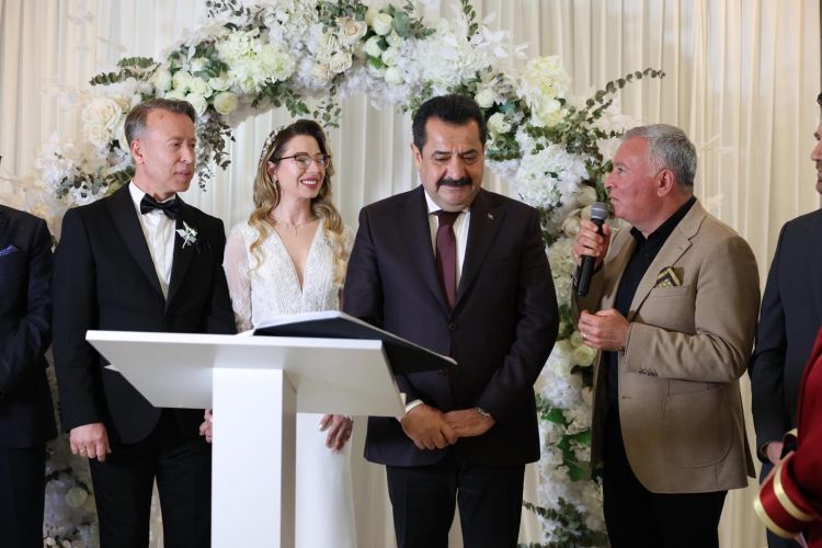 Fdd19E9C Ae83 4F32 8918 A16C21F17D17