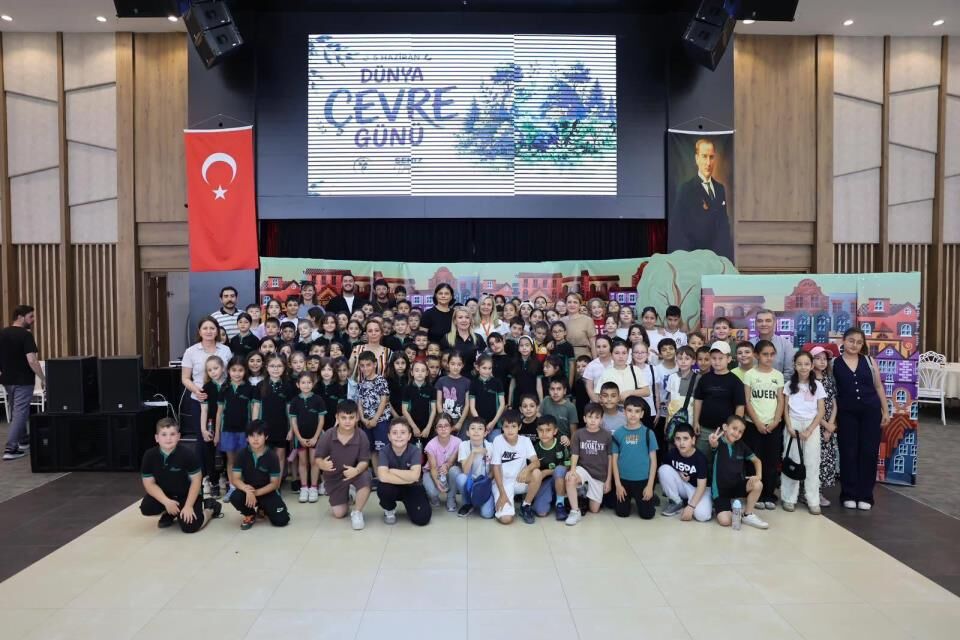 Q U Z K P5 6 2026 M E R K E Z E F E N D İ’ D E D Ü N Y A Ç E V R E G Ü N Ü E T K İ N L İ Ğ İ N D E M İ N İ K L E R H E M E Ğ L E N D İ H E M Ö Ğ R E N D İ(6)