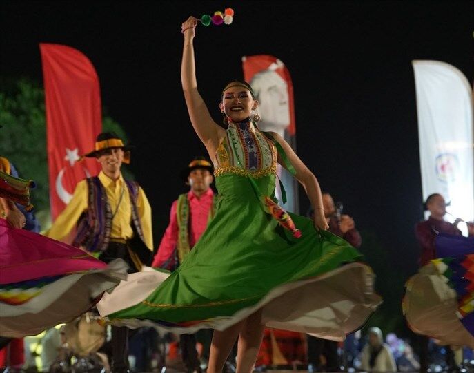 20. Uluslararası Halk Dansları Festivali’nde Coşku Sürüyor
