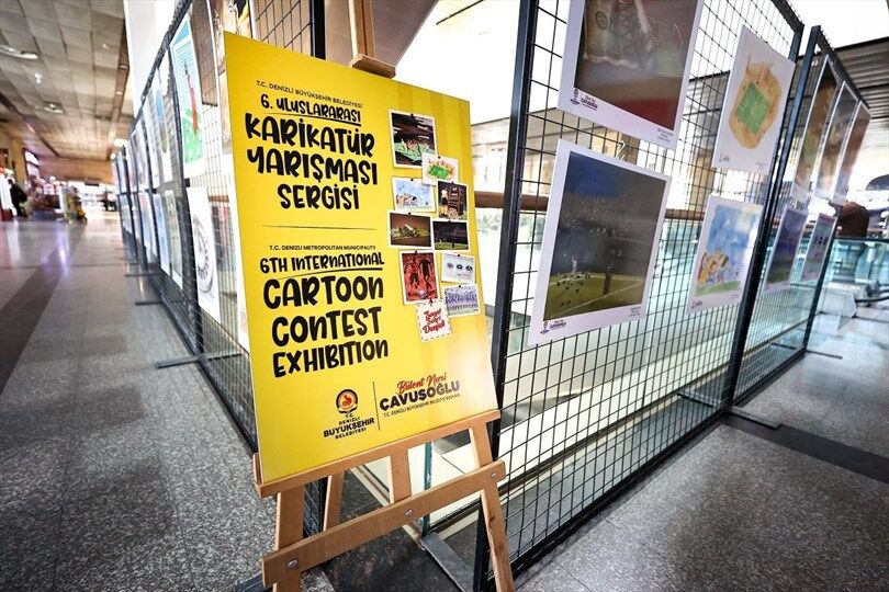 Uluslararası Karikatür Sergisi Otogarda Sanatseverlerle Buluştu