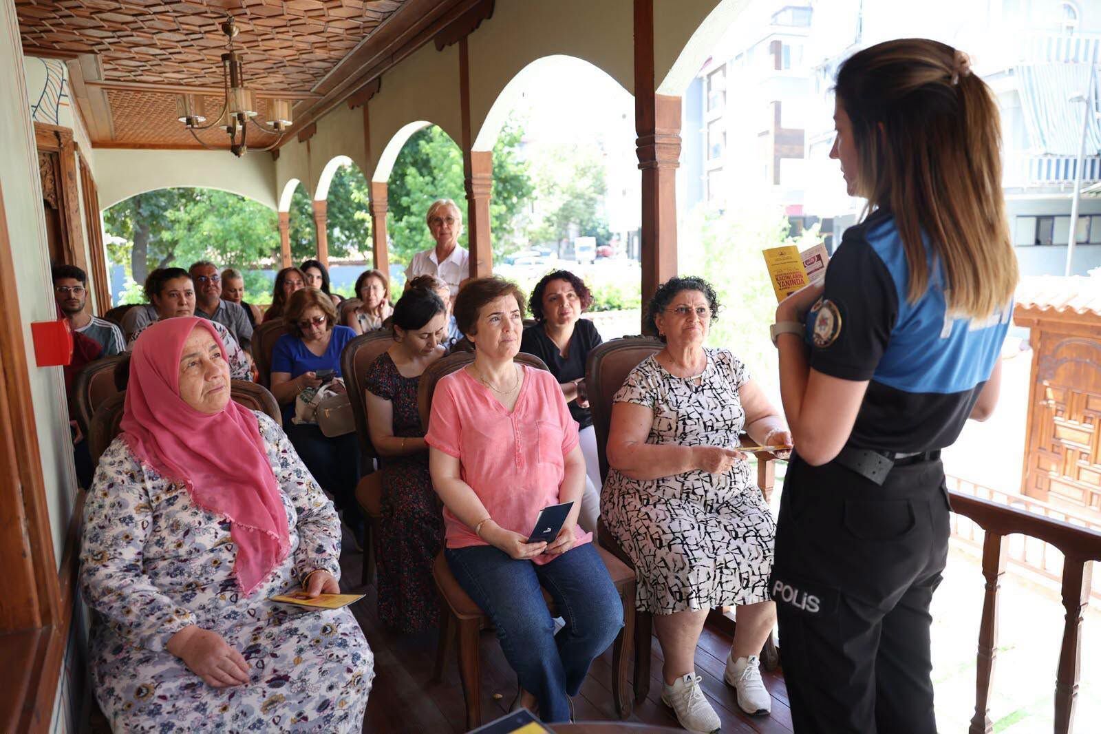 Merkezefendi̇’de Kadinlara Kades Bi̇lgi̇lendi̇rmesi̇ (5)
